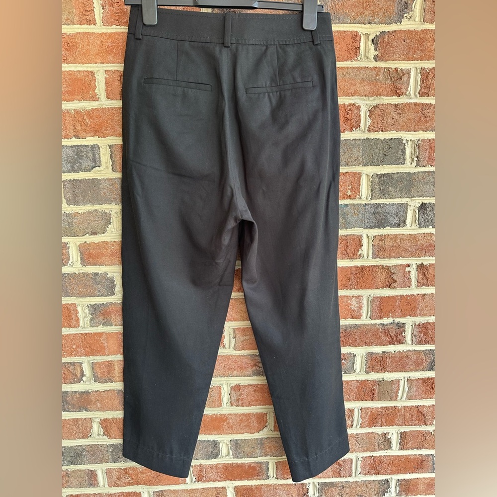 Everlane The Draper Tapered Pant in Buttersmooth Black | Size 4 - Picture 7 of 10
